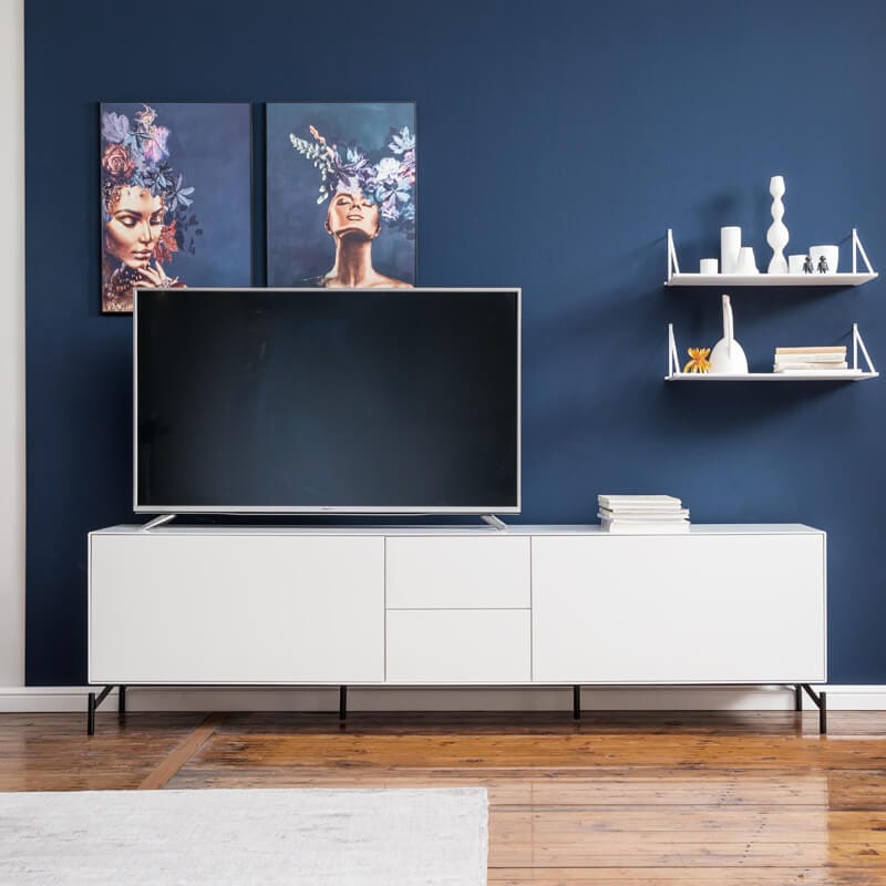 Lowboard mit Fernseher, Tipps zum perfekten Heimkino im Blog von Spitzhüttl Home Company Möbelhaus Würzburg