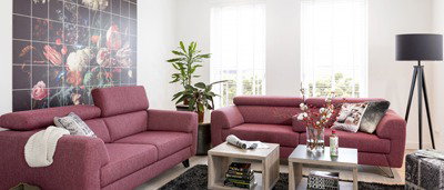 Ausmisten, aufräumen, Konmari, Marie Kondo, Rotes Sofa, Designsofa, modernes Sofa, warme Farben im Wohnzimmer
