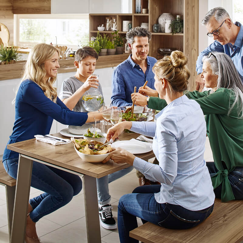 Neue Küche - Einweihung mit Freunden. Beratungsqualität und Service bei Spitzhüttl Home Company