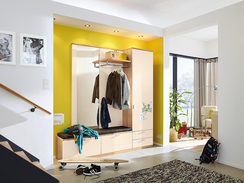 gebe Garderobe, moderner Eingangsbereich, Wandschrank Hauseingang, Wohnungseingang gelb,