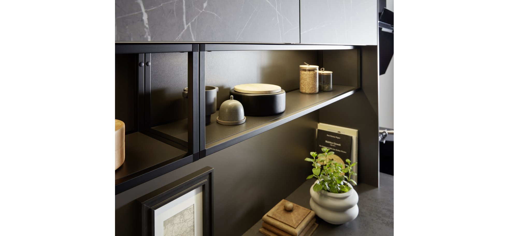Contur® 53.170/50.100 Küche in Lavaschwarz und Marmor Scuro Nachbildung – Bild 3
