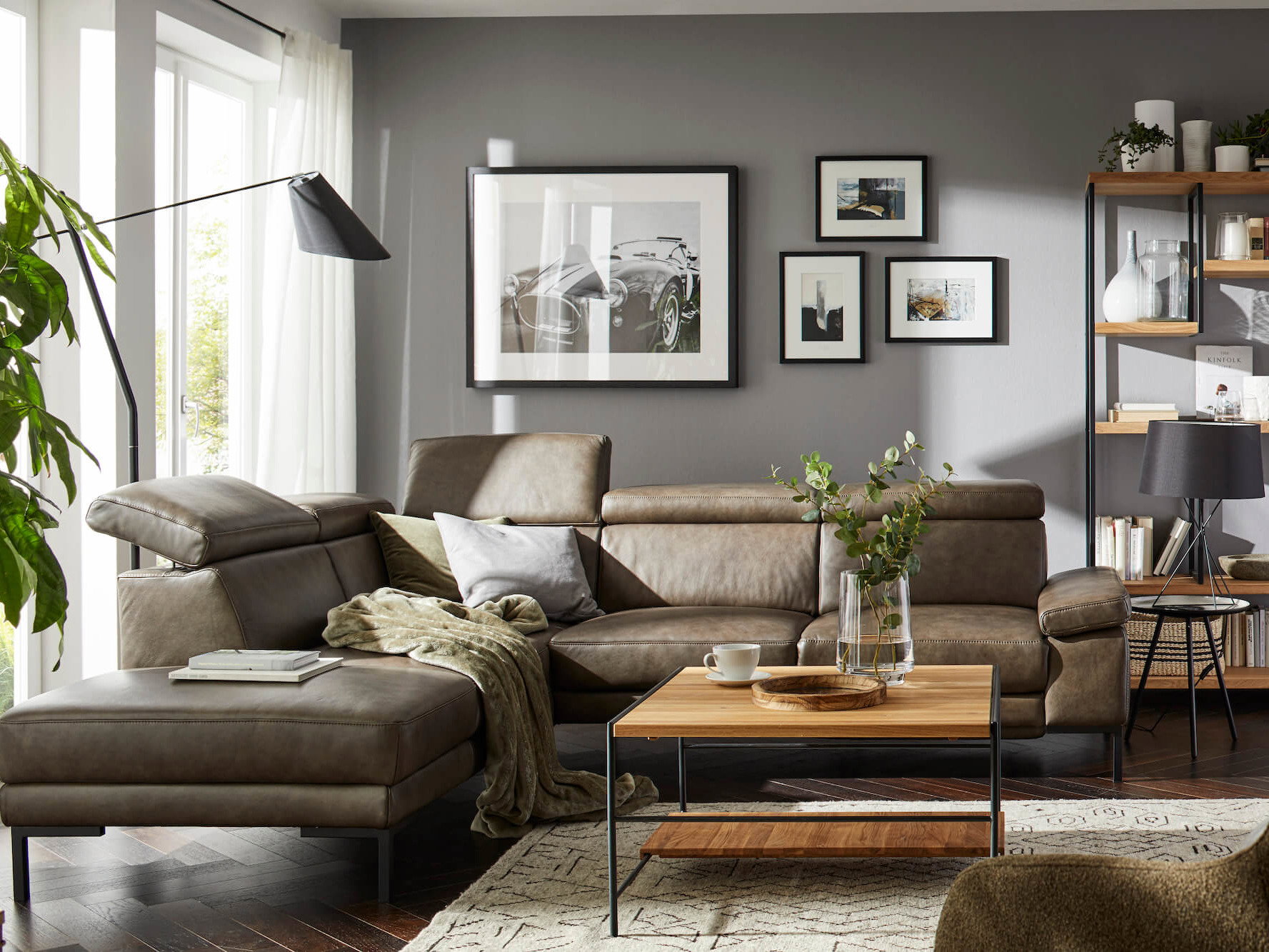Ecksofa Hudson von Natura Home, Leder, braungrün, 2,5 Sitzer, Kopfteil verstellbar, Winkelfuß schwarz Metall