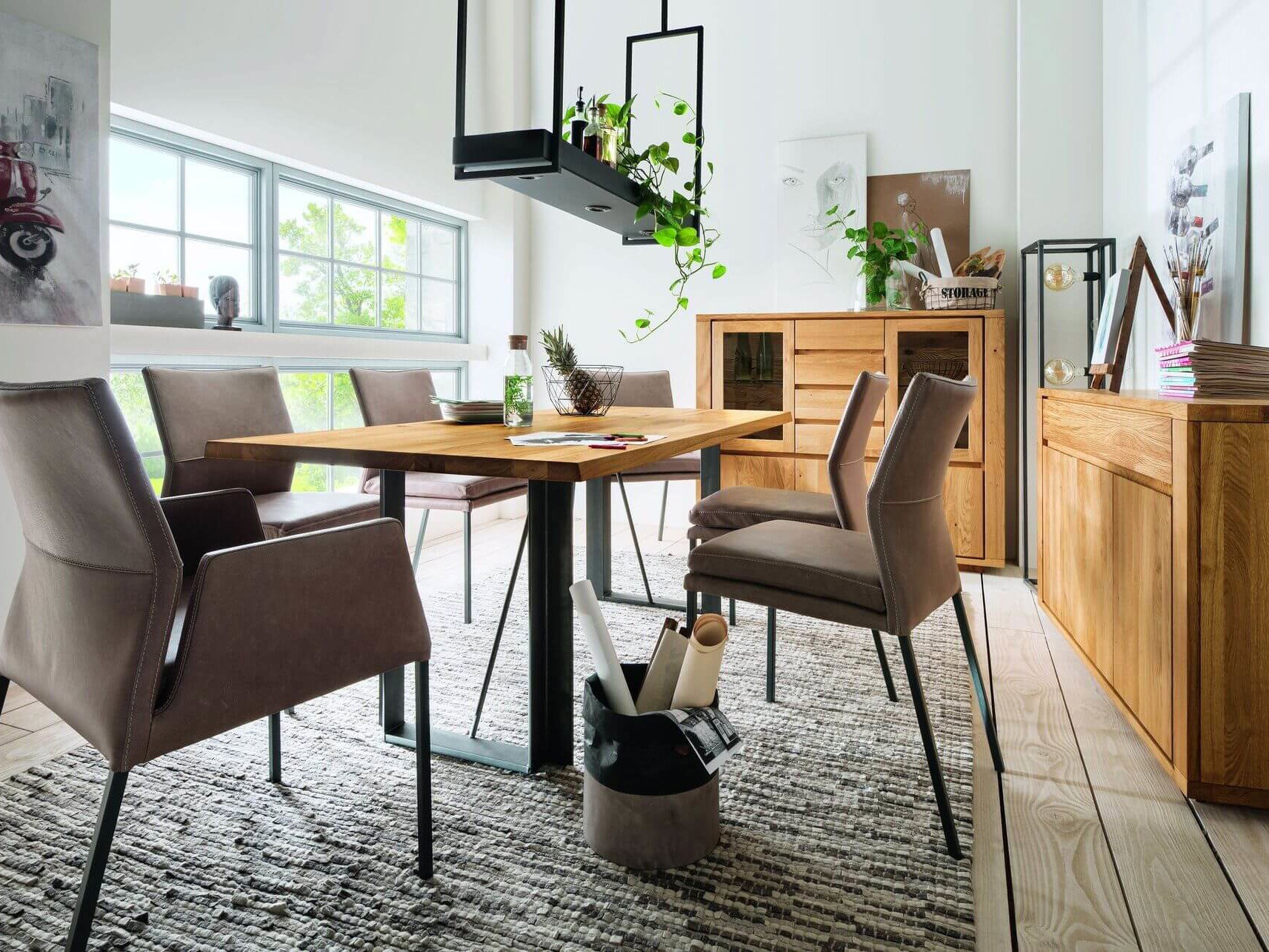 Einrichtungsbild von Sideboard Bakersfield von Natura Home, Asteiche massiv, ge&ouml;lt. drei T&uuml;ren, eine Schublade