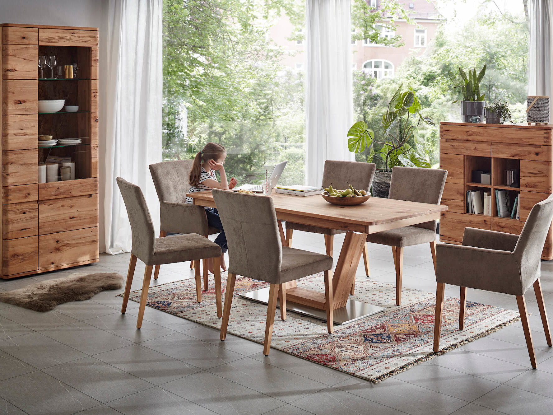 Esstisch Cartago Soft von Natura Home, Astbuche massiv und Metall in Edelstahloptik