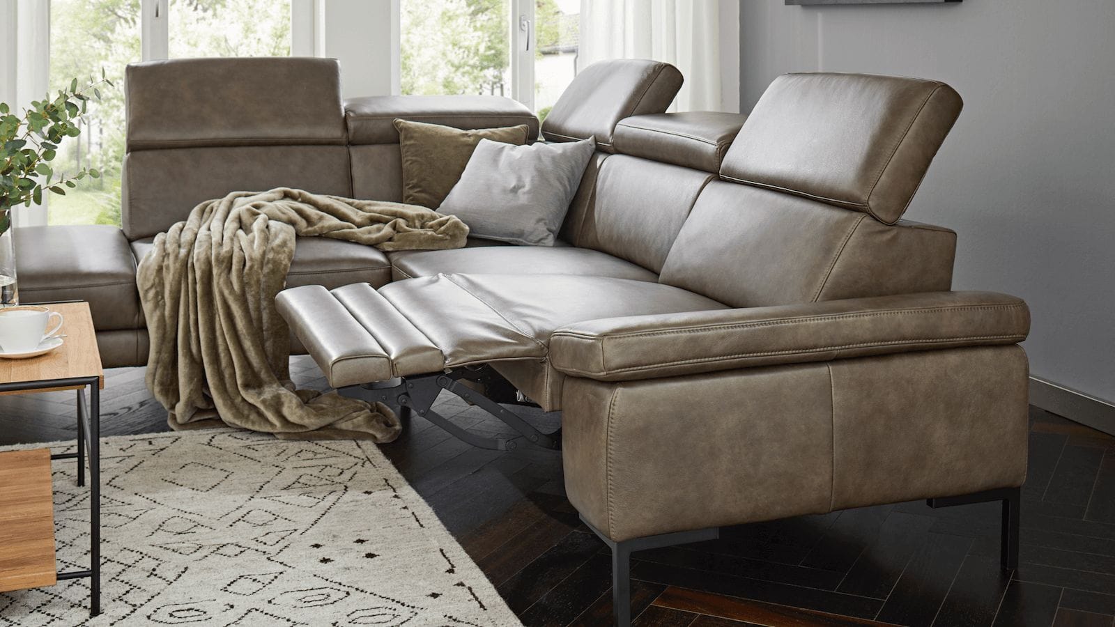 Ecksofa Hudson mit Relaxfunktion Home Möbel Company - Natura Sitzvorzug und Home von