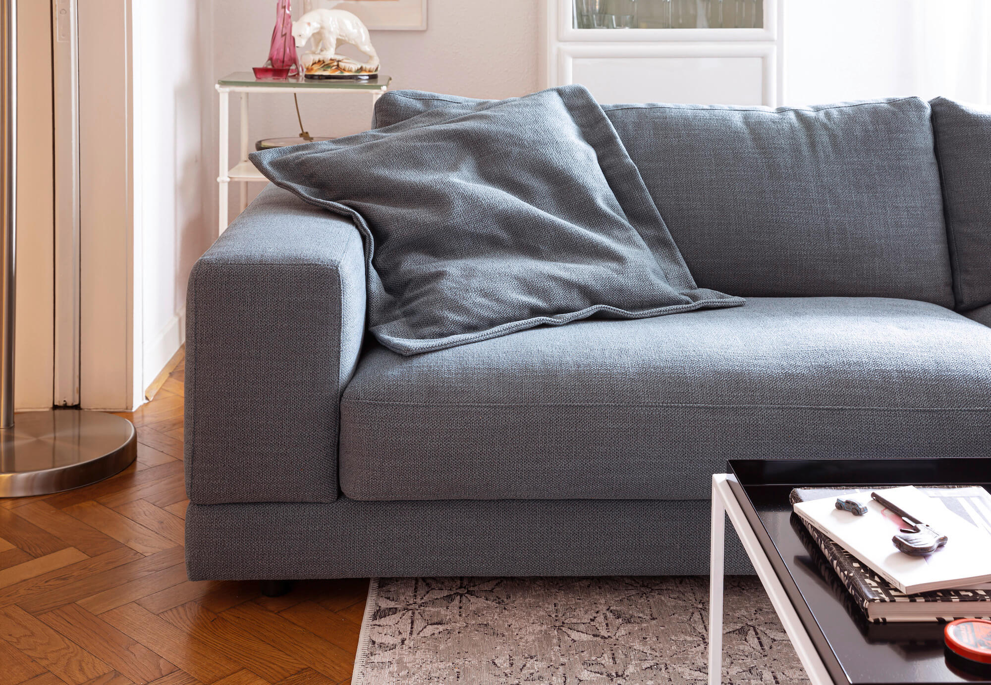Ecksofa Juni - 1,5-Sitzer mit Longchair rechts, Stoff, Petrol, von Raum.Freunde