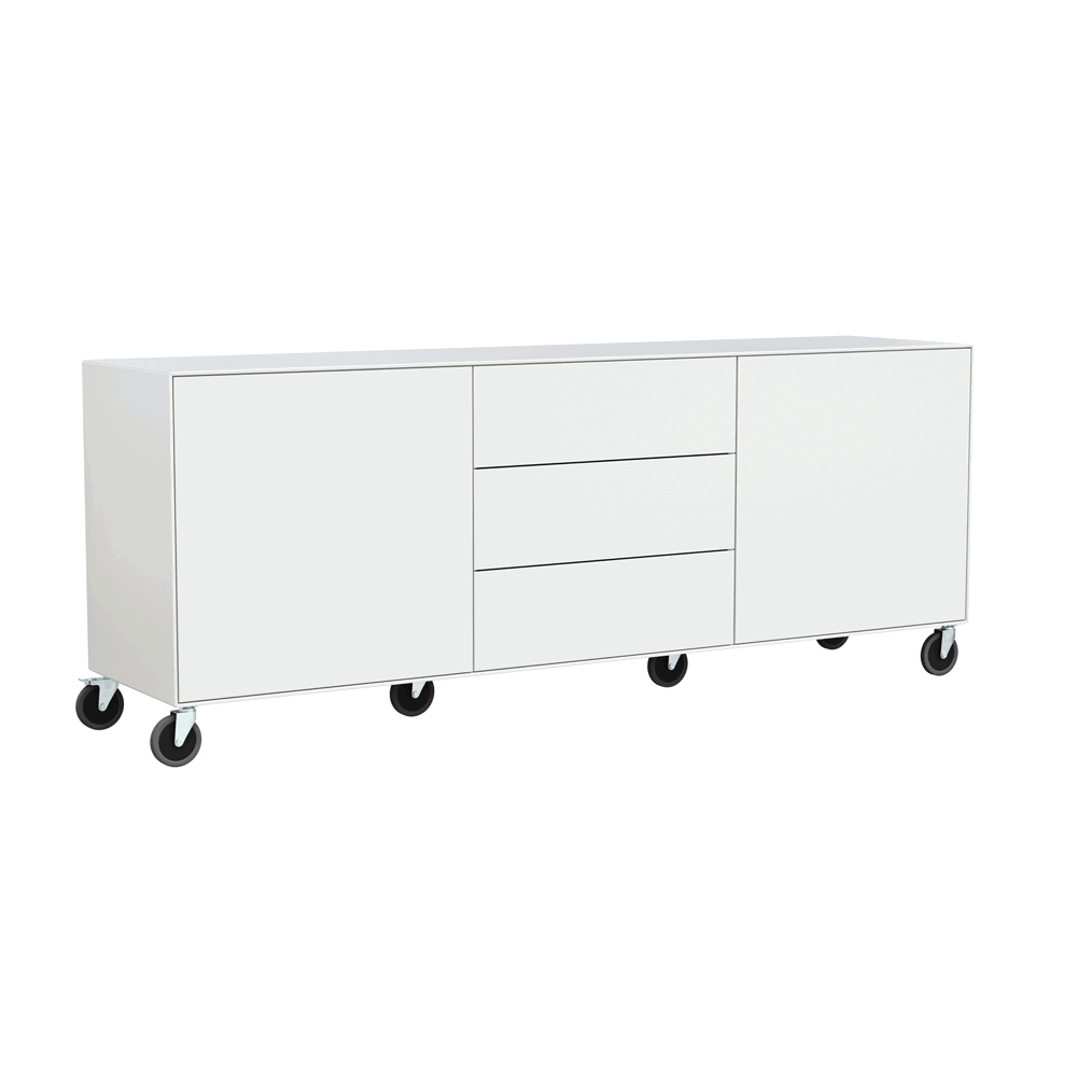 Sideboard Henri von Raum.Freunde in weißem Lack, mit Rollen