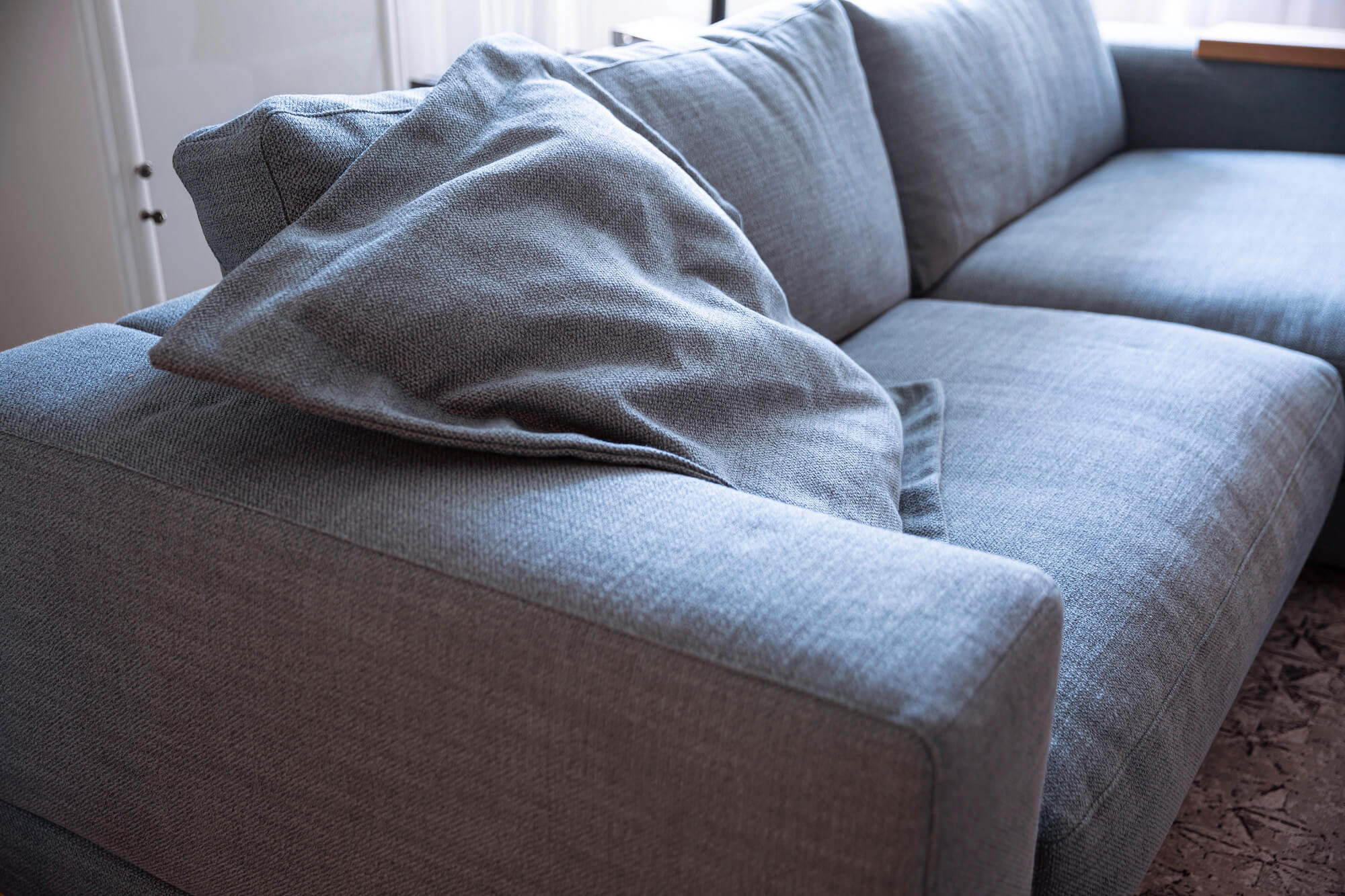 Ecksofa Juni - 1,5-Sitzer mit Longchair rechts, Stoff, Petrol, von Raum.Freunde
