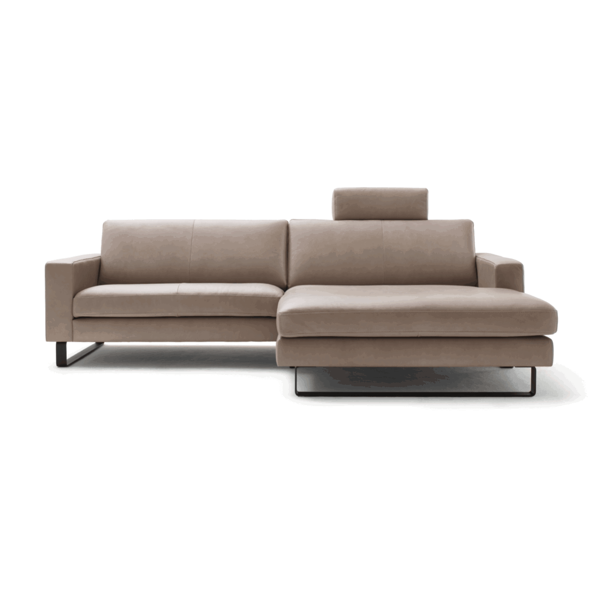 Ecksofa Liv - 2-Sitzer links, Longchair rechts. Leder, Taupe, Raum.Freunde