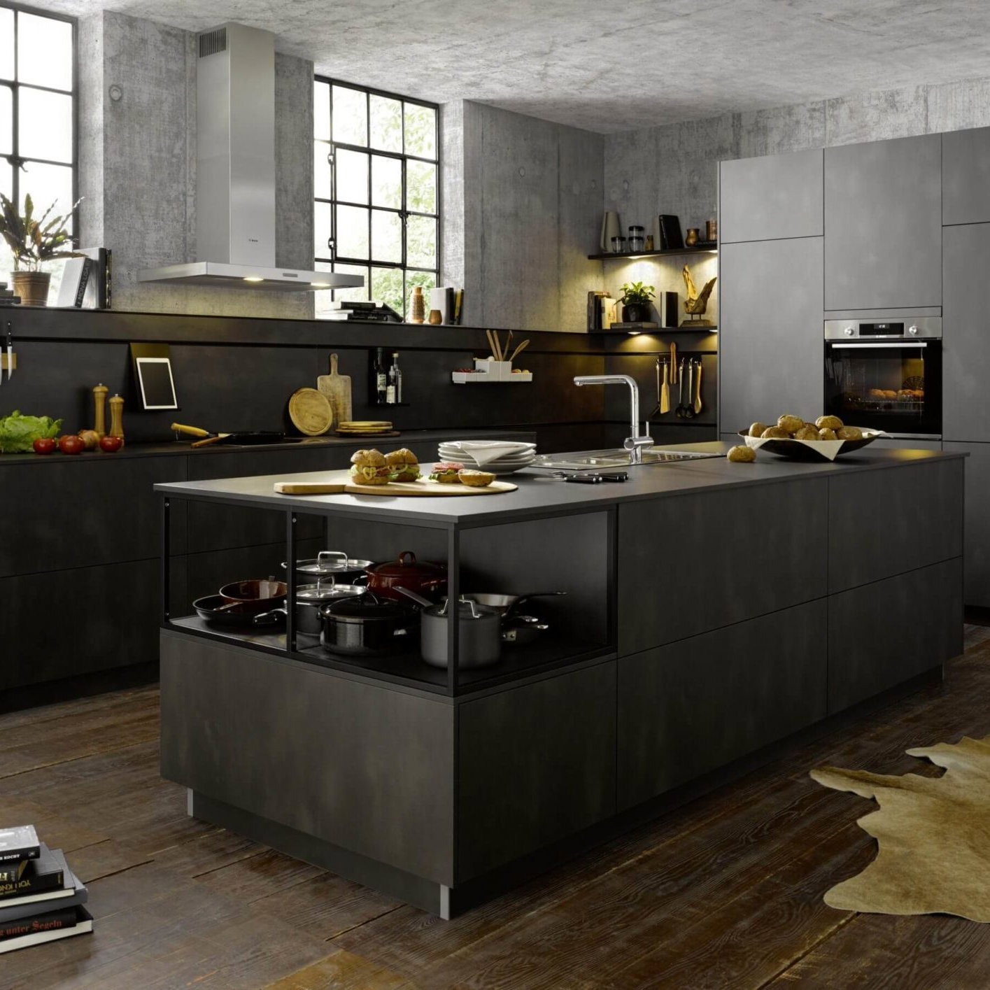 Schwarze_Inselkueche_als_Design_Kueche