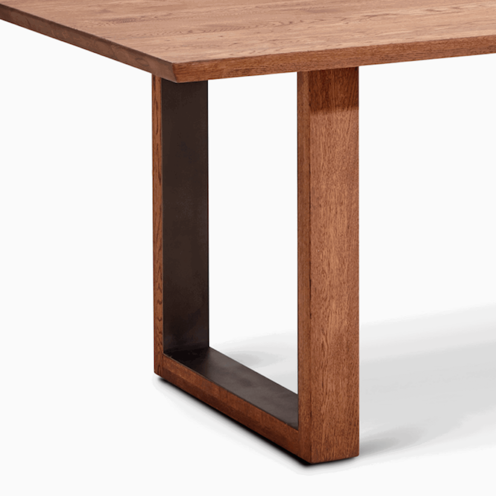 Nahaufnahme Esstisch Clifton, U-Gestell Holz