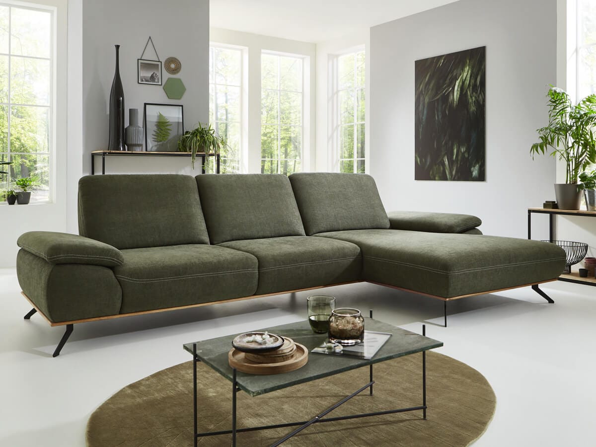 Gemütliches Wohnzimmer, Sofa Wohnzimmer Couchtisch Teppich grün