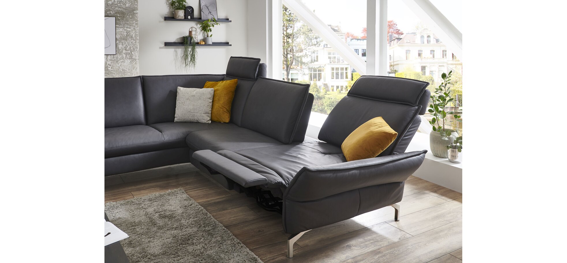 Ecksofa - 2-Sitzer mit Ecke links, Armlehne/Sitztiefe verstellbar (manuell), Fußteil verstellbar (motorisch), Leder, Anthrazit – Bild 4