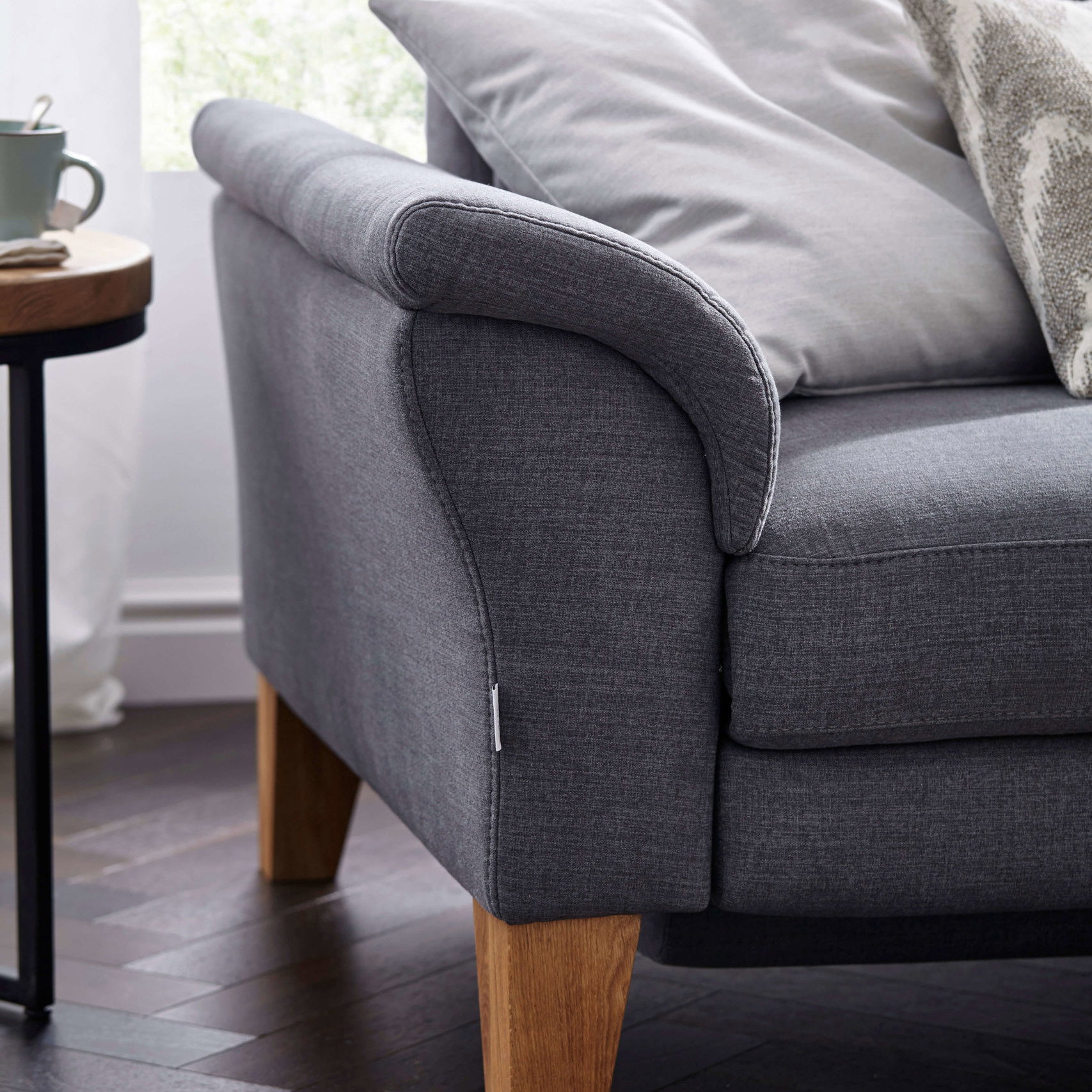 Ecksofa Rockport von Natura Home, Stoff grau, Ecke rechts, Konische Füße in Eiche massiv, inklusive motorischer Relaxfunktion