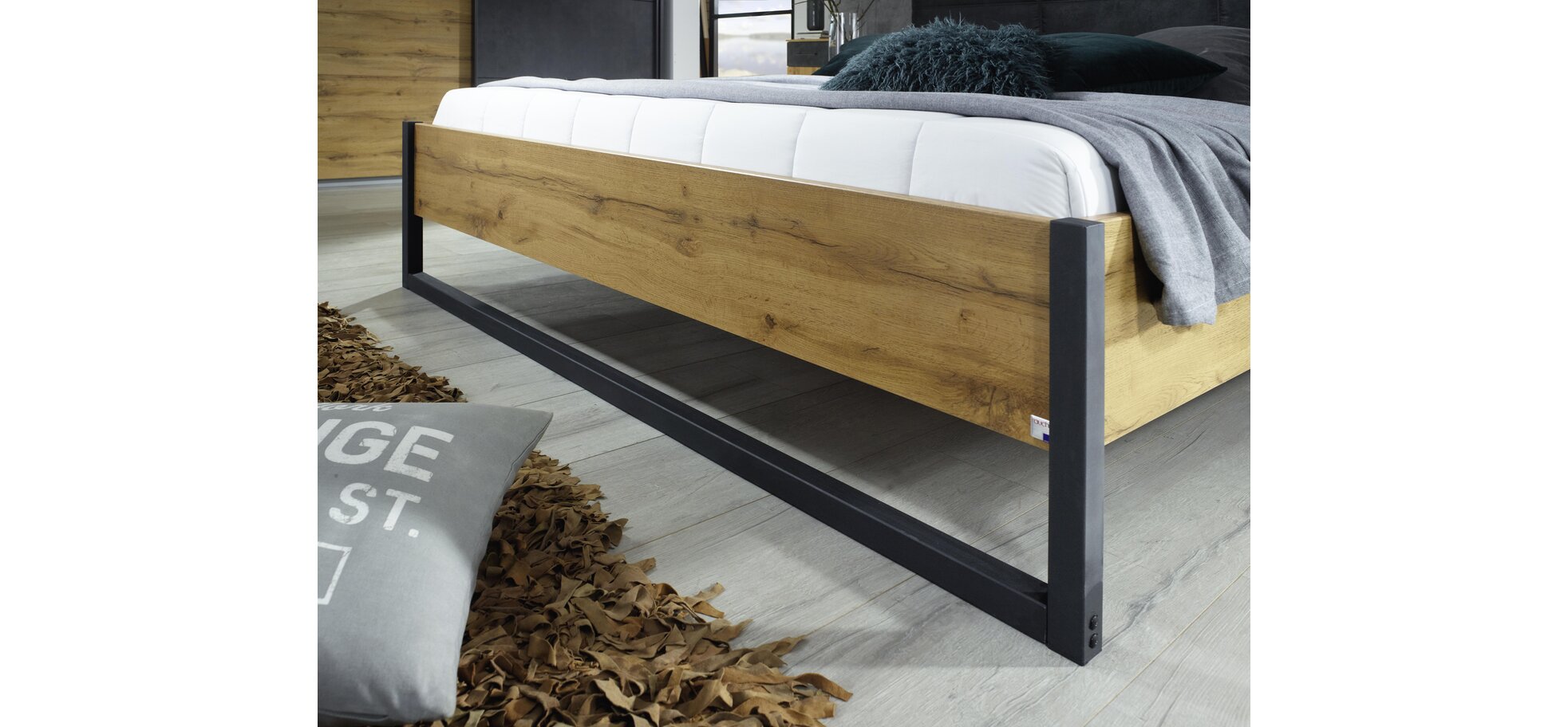 Futtonbett mit Kopfteil aus Kunstleder Liegefläche ca. 180x200 cm – Bild 3