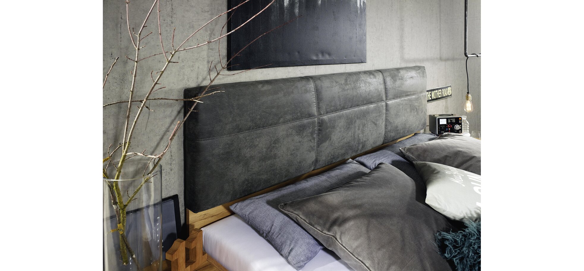 Futtonbett mit Kopfteil aus Kunstleder Liegefläche ca. 180x200 cm – Bild 5