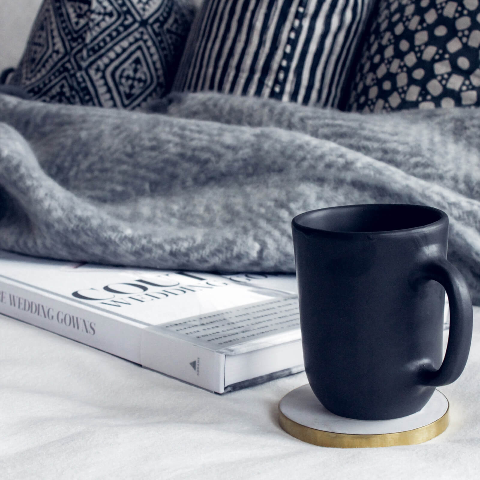 Cocooning Buch,Tasse,Sofadecke