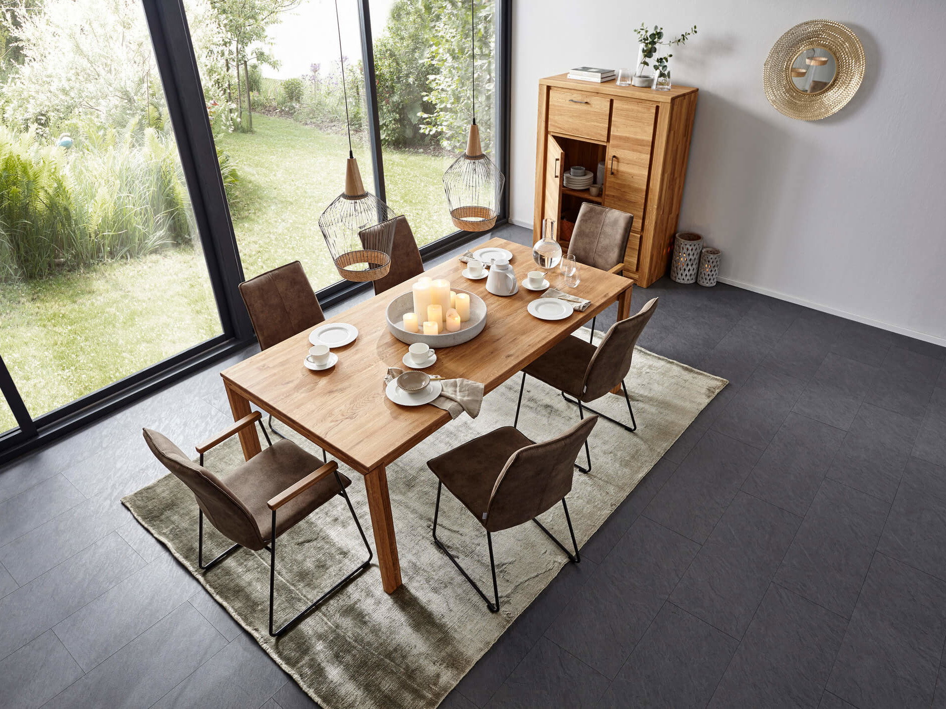 Highboard Farmingdale von Natura Home, Eiche massiv, Einrichtungsbild 1
