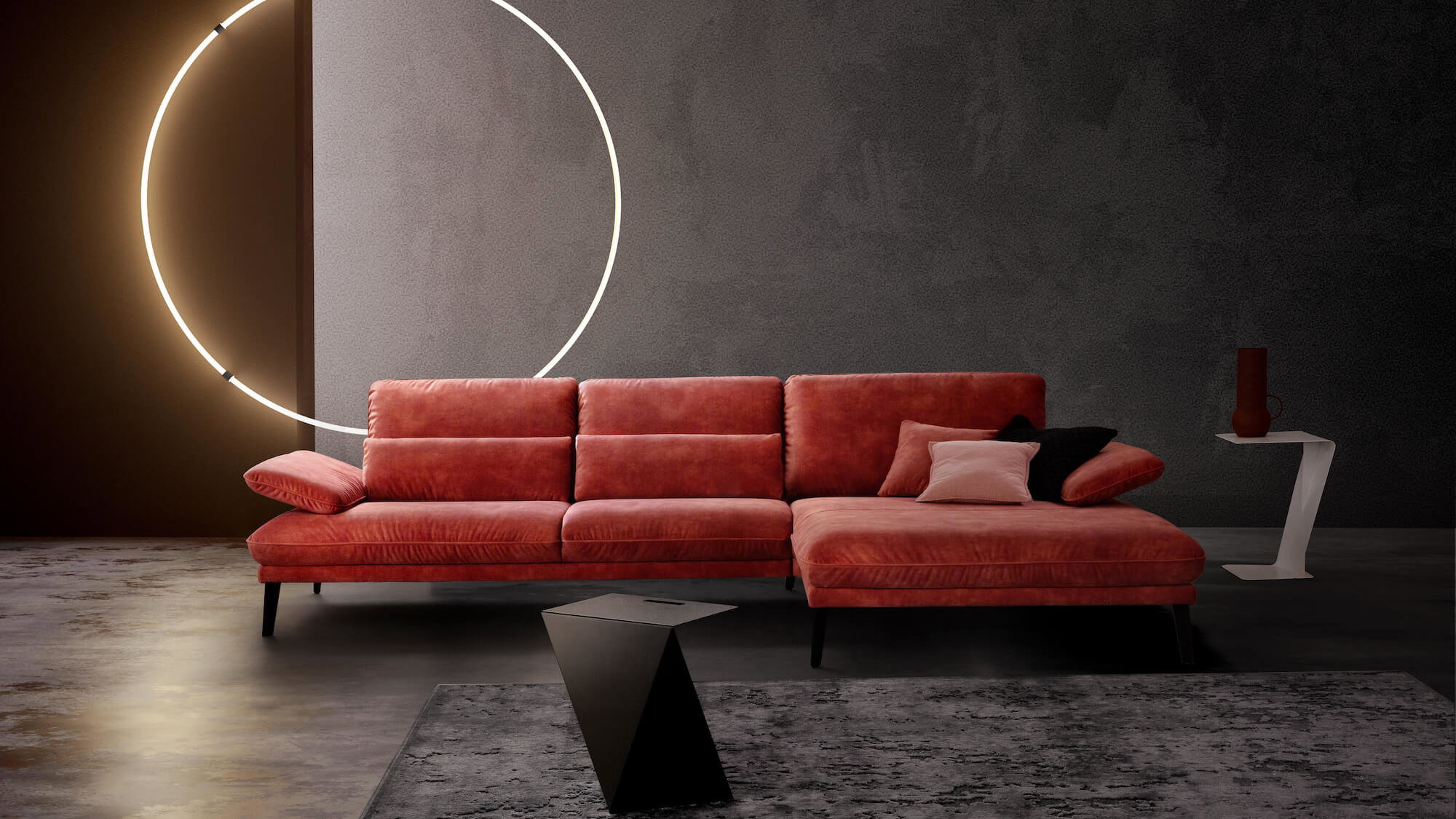 Ecksofa Vieste von Comfort Republic, Stoff Koralle mit Füßen iaus schwarzem Metall