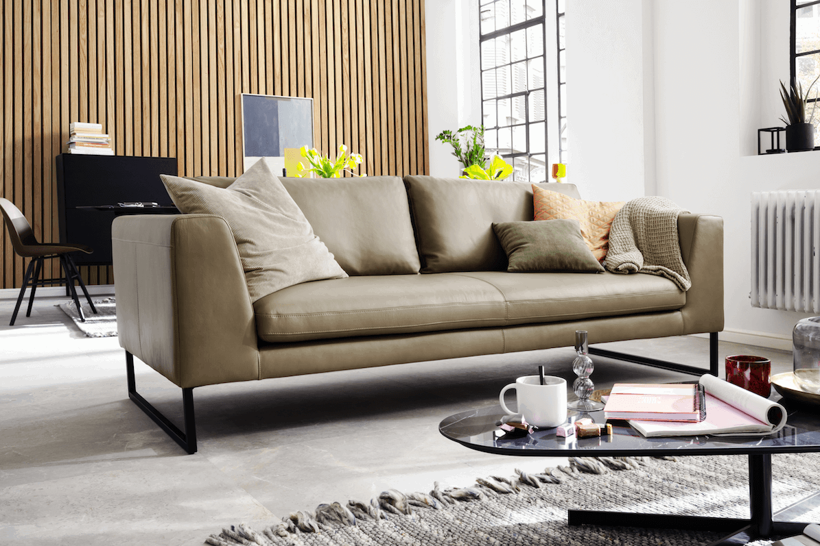 Sofa Helmi - 3-Sitzer, Leder, Cappuccino, Metallkufe von Raum.Freunde