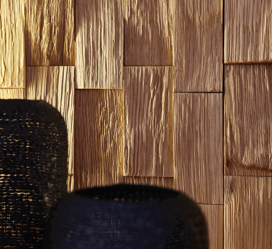 Wohnwand Bakersfield - inkl. Beleuchtung, sichtbare R&uuml;ckw&auml;nde mit Holzschindeln/Schubladenfront mit Schroppung, mit Zusatzfunktionen von Natura Home