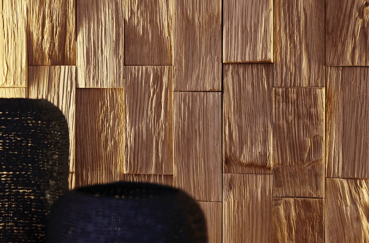 Highboard Bakersfield - Rückwand mit Holzschindeln, Asteiche massiv, geölt von Natura Home