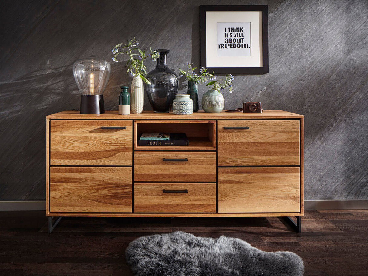 Sideboard dekorieren, Holzsideboard