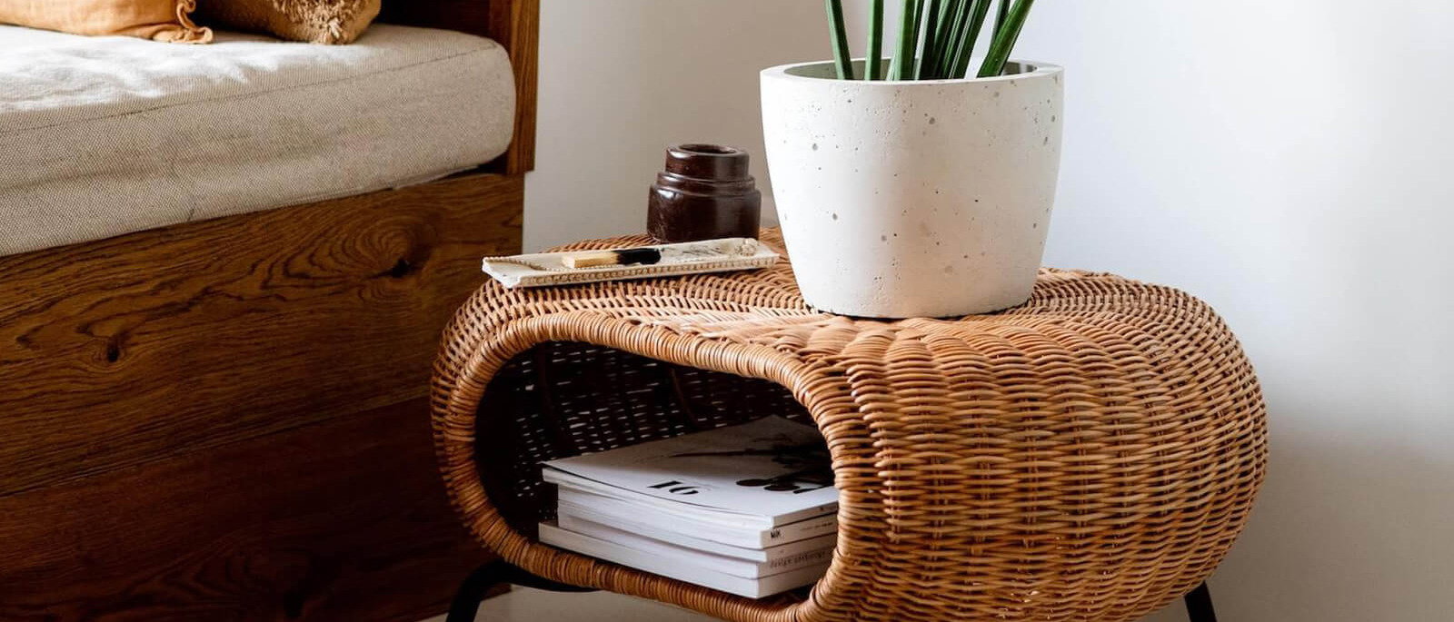 Rattan, Rattankonsole, Rattan Nachttisch mit Pflanze,