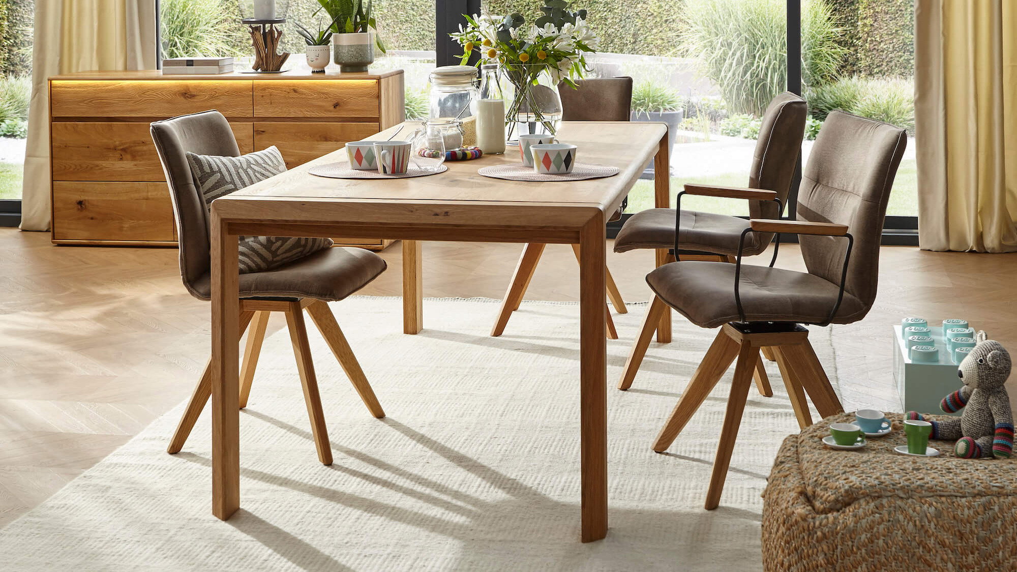 Esstisch Middleton von Natura Home ist perfekt für ein zeitloses Esszimmer