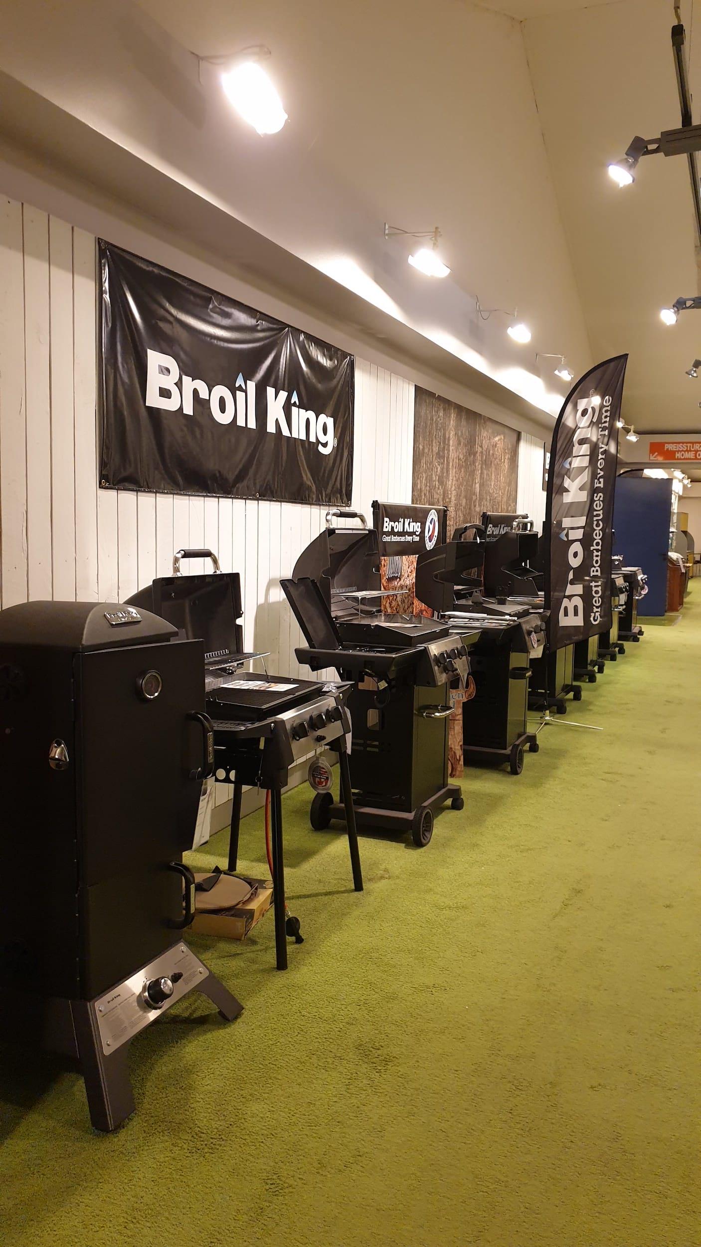 Broil King Abteilung in der Berkemeier Home Company - viele Grills