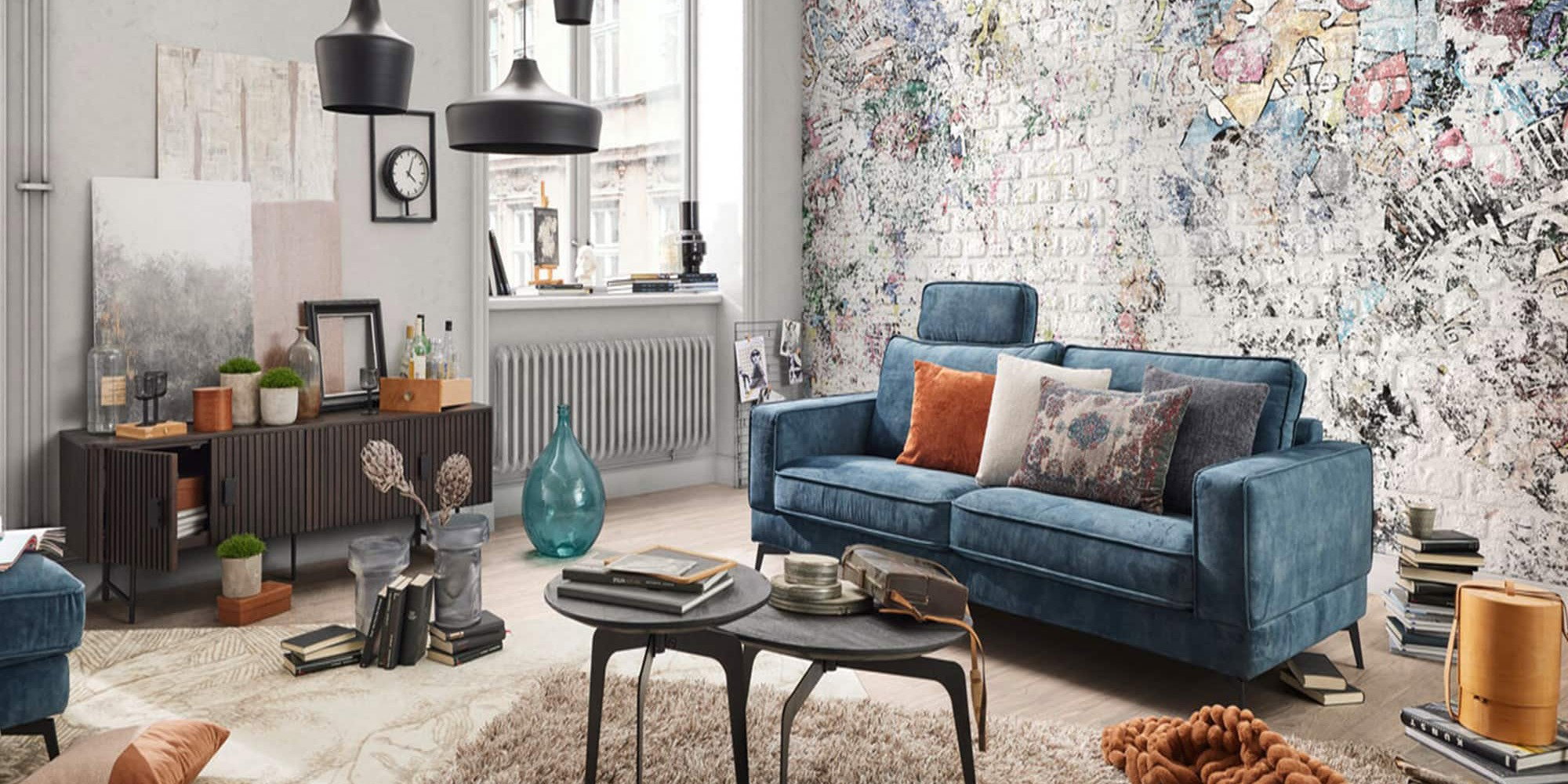 Modernes urbanes Sofa im Wohnzimmer – stilvolle Couch mit klaren Linien, gemütlich und vielseitig kombinierbar für jede Einrichtung.