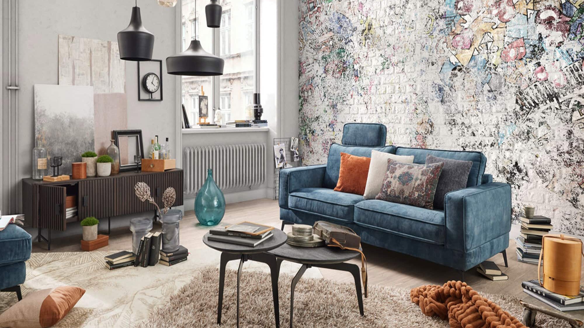 Modernes urbanes Sofa im Wohnzimmer – stilvolle Couch mit klaren Linien, gemütlich und vielseitig kombinierbar für jede Einrichtung.