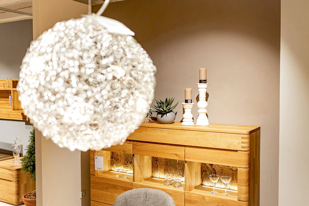 Hängelampe im Esszimmer, perfekt über dem Esstisch