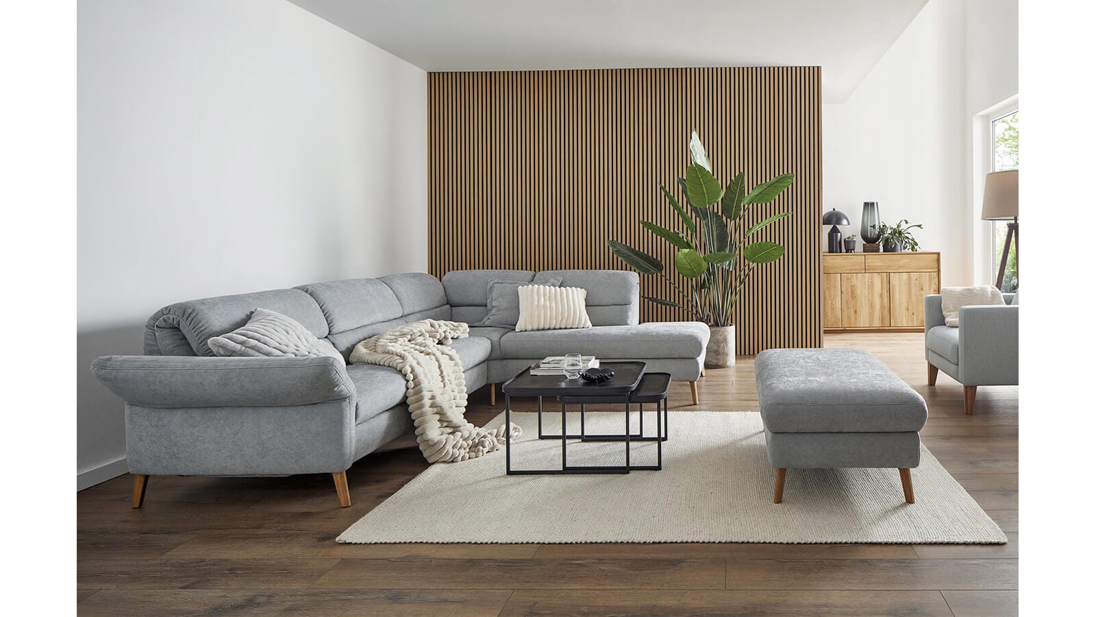 Ecksofa Jacksonville 3 Sitzer medium Eckelement mit Abschlussteil rechts inkl. Relaxfunktion motorisch und Armlehne verstellbar Stoff Hellblau Home Company Mobel