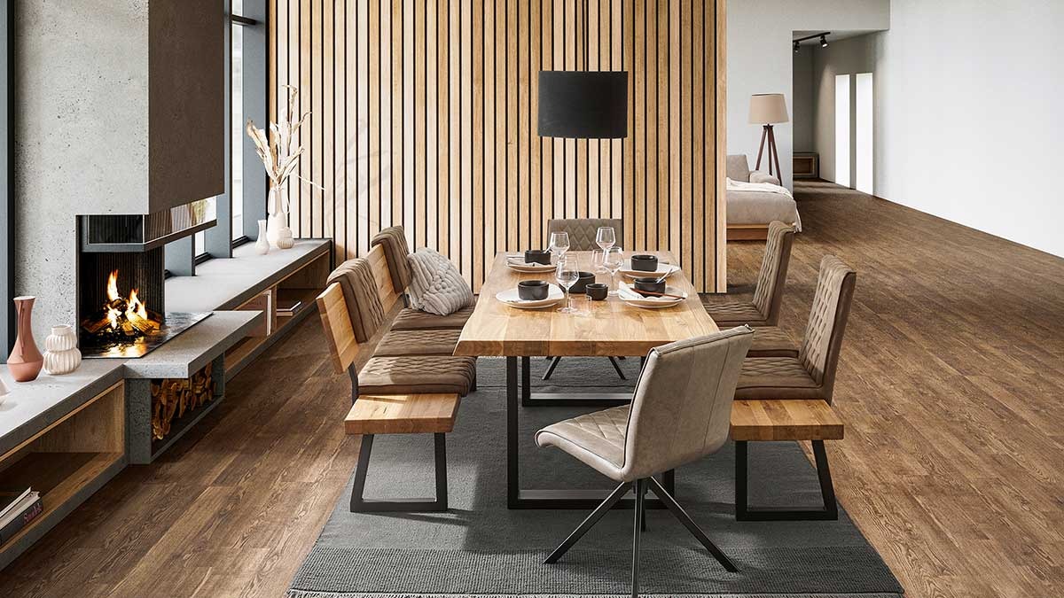 Esszimmer mit Kamin und Raumtrenner zu Schlafzimmer