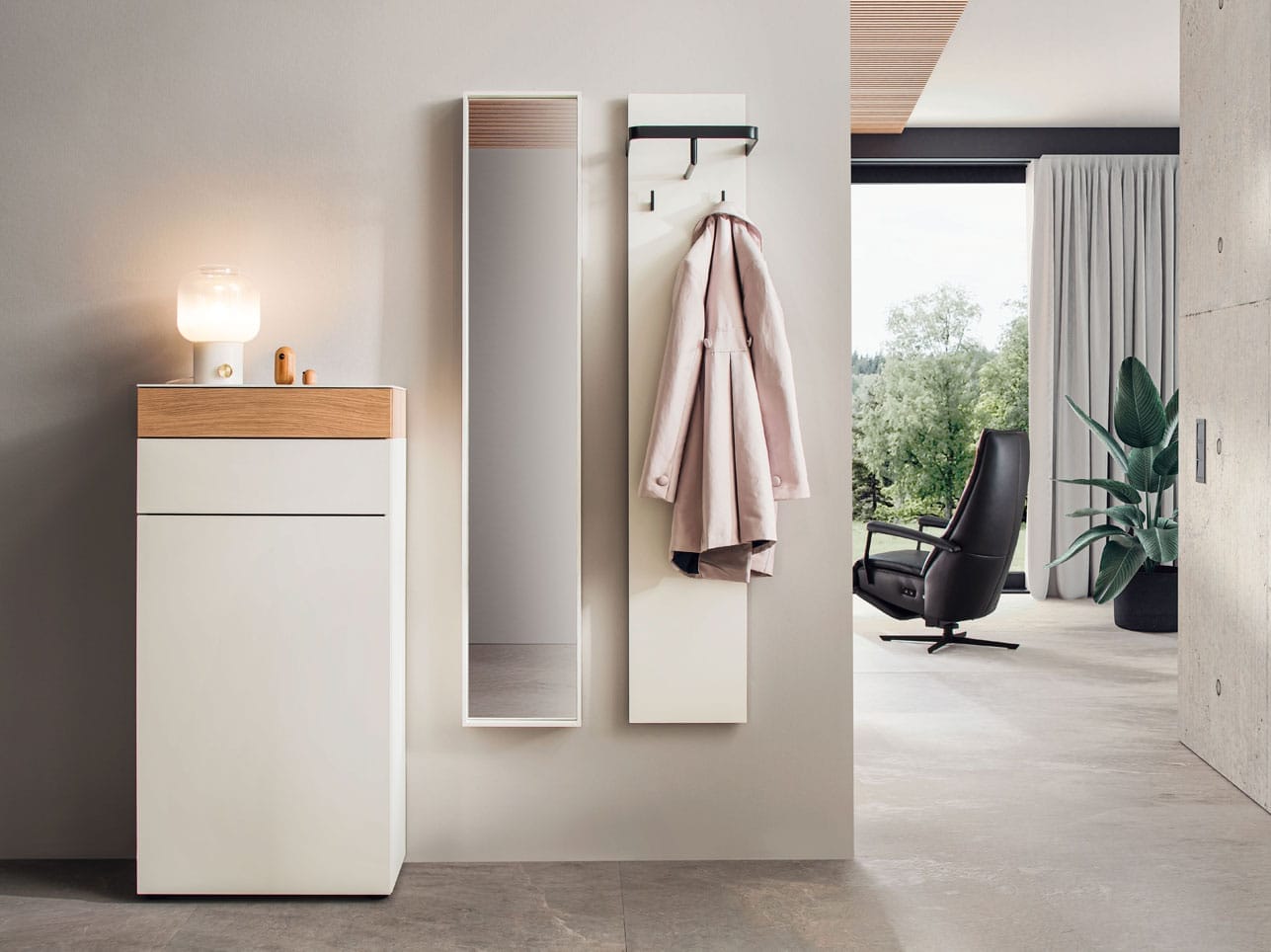 Garderobe, runder großer Spiegel, heller Eingangsbereich, helle Garderobe, moderne freundliche Garderobe,