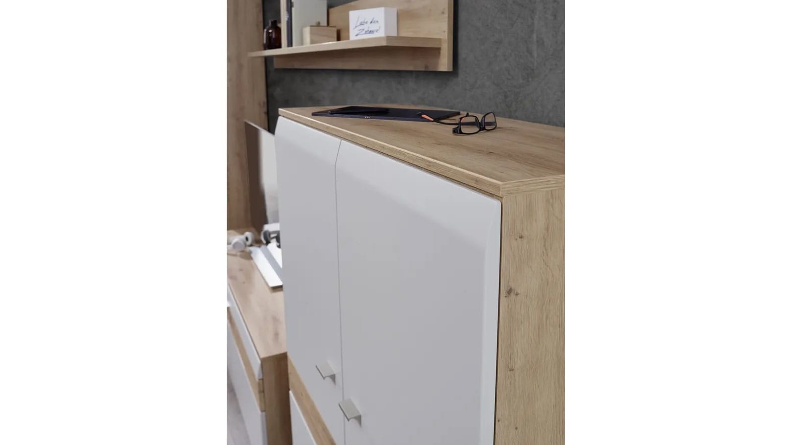 Wohnwand EM Teolo - mit Wandboard und Beleuchtung und geschroppter Rückwand, Alteiche, Lichtgrau – Bild 2