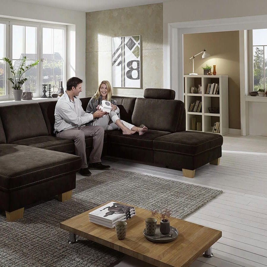 Diese Couch bildet ein ideales Zentrum für Dein Wohnzimmer