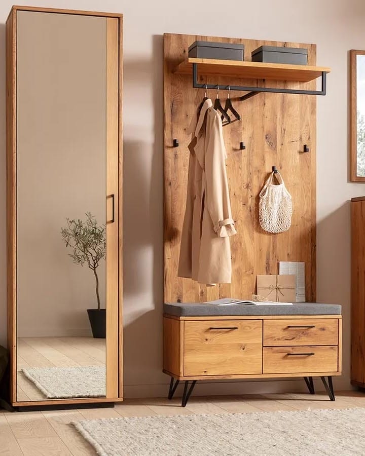 Garderobe, Holzgarderobe, Garderobe aus Holz, beige natürlicher Eingang,