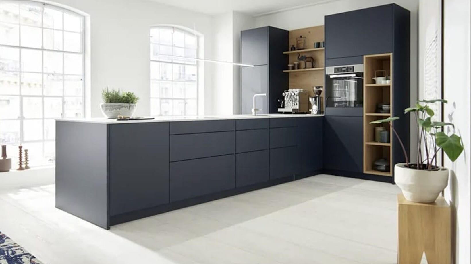 Contur&reg; 54.160 K&uuml;chenzeile in Tiefblau Samtmatt mit modernen Miele-Ger&auml;ten und stilvollem Design