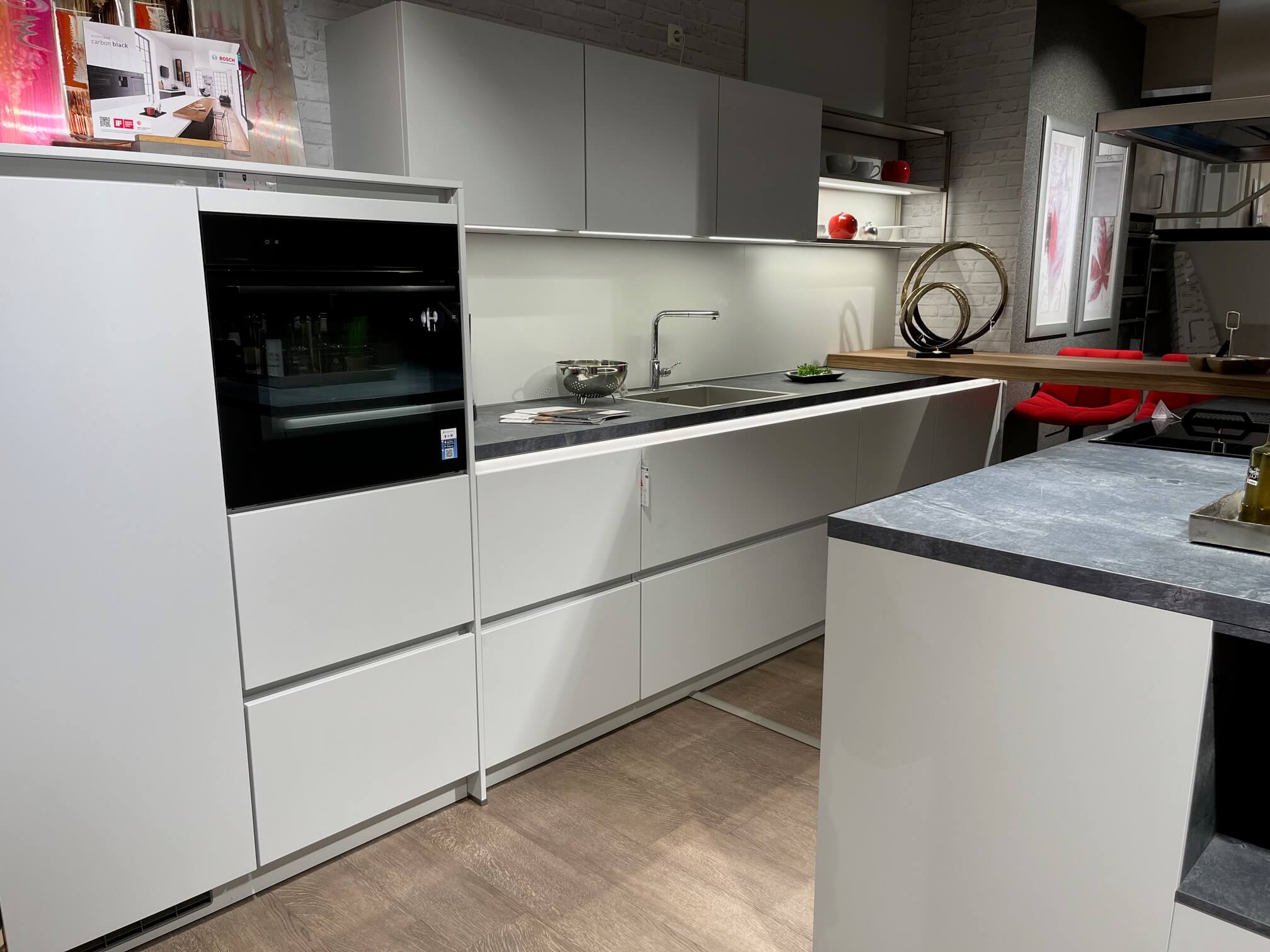 Musterküche Global Koje 519 mit Kochinsel – Bild 4