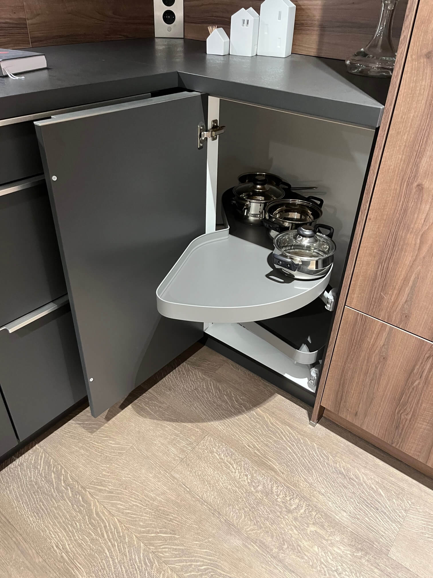 Musterküche Global Koje 522 U-Form – Bild 9