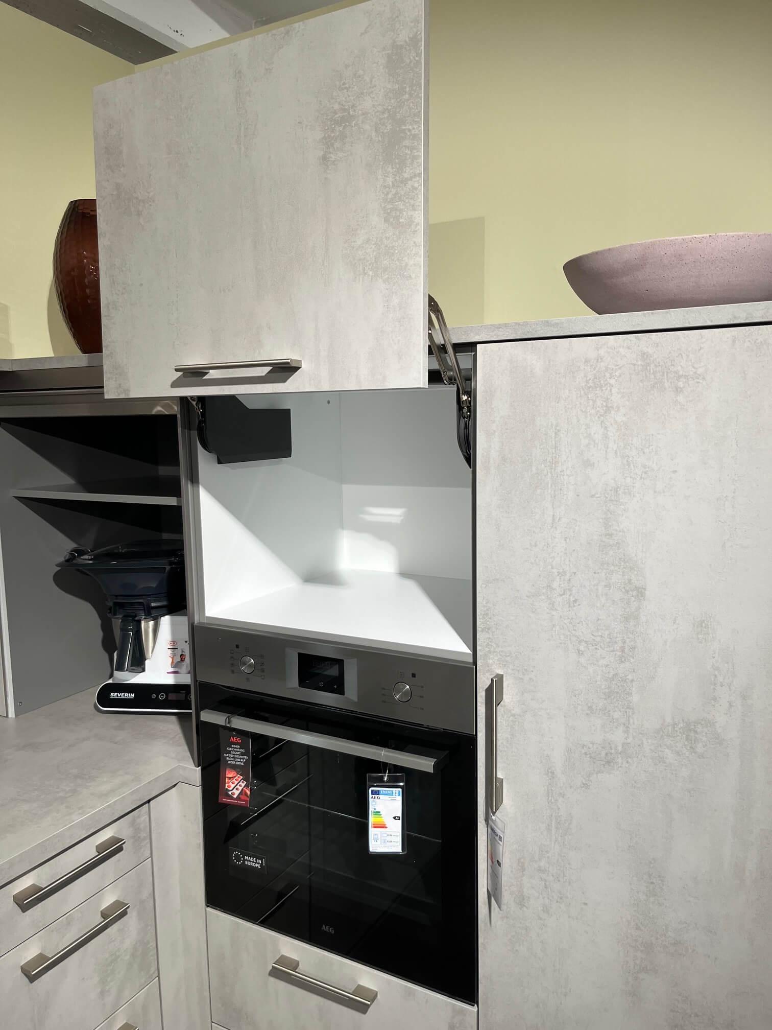 Musterküche Global Koje 606 U-Form – Bild 5