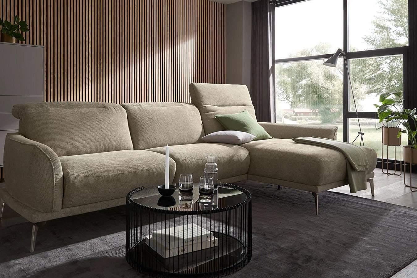Ecksofa-Amadena-2-Sitzer-mit-Longchair-rechts-inkl-Relaxfunktion-motorisch-Stoff-Limone-144966-global-select-2
