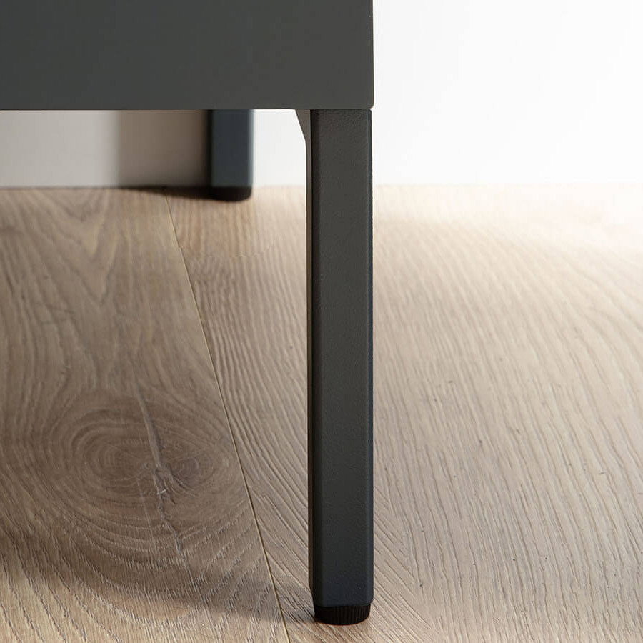 Modernes Highboard in Petrol mit matt lackierter Oberfläche und funktionalem Stauraum