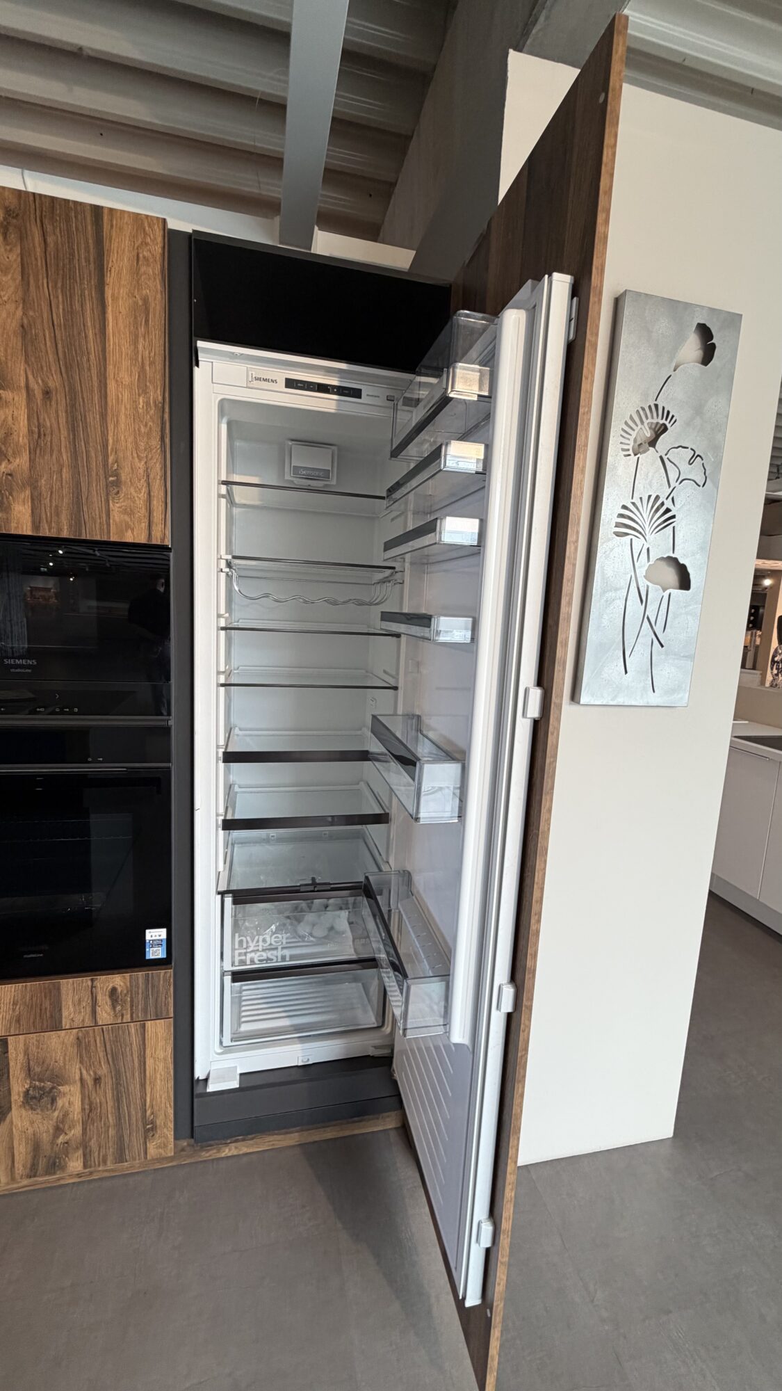 Schüller *Musterküche* Smartglas inkl. Siemens & Falmec Geräte – Bild 11