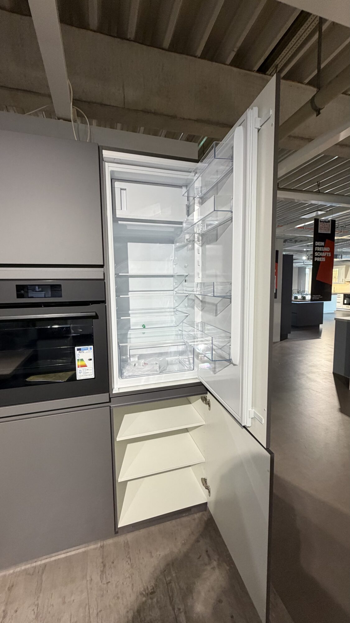 Nobilia *Musterküche* Touch inkl. AEG & Berbel Geräte – Bild 3