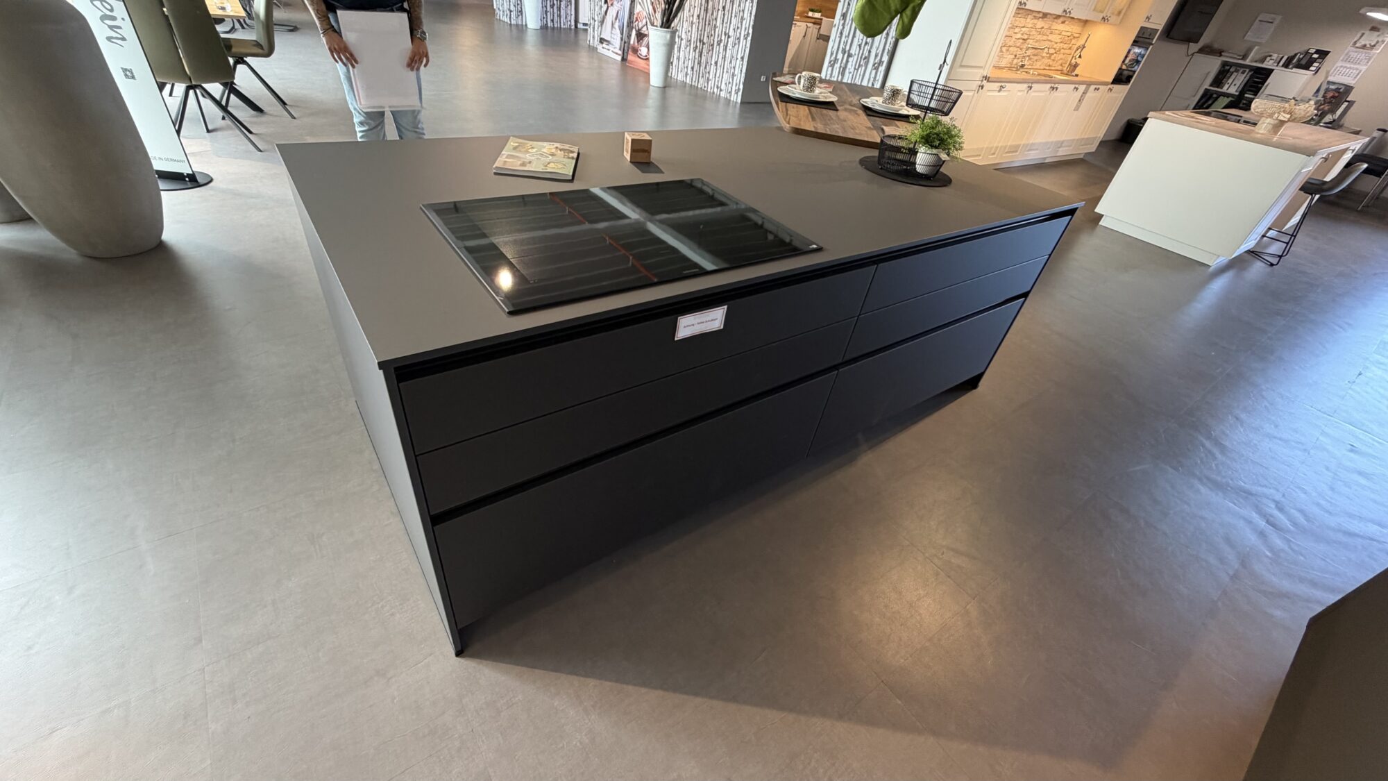 Schüller *Musterküche* Smartglas inkl. Siemens & Falmec Geräte – Bild 4