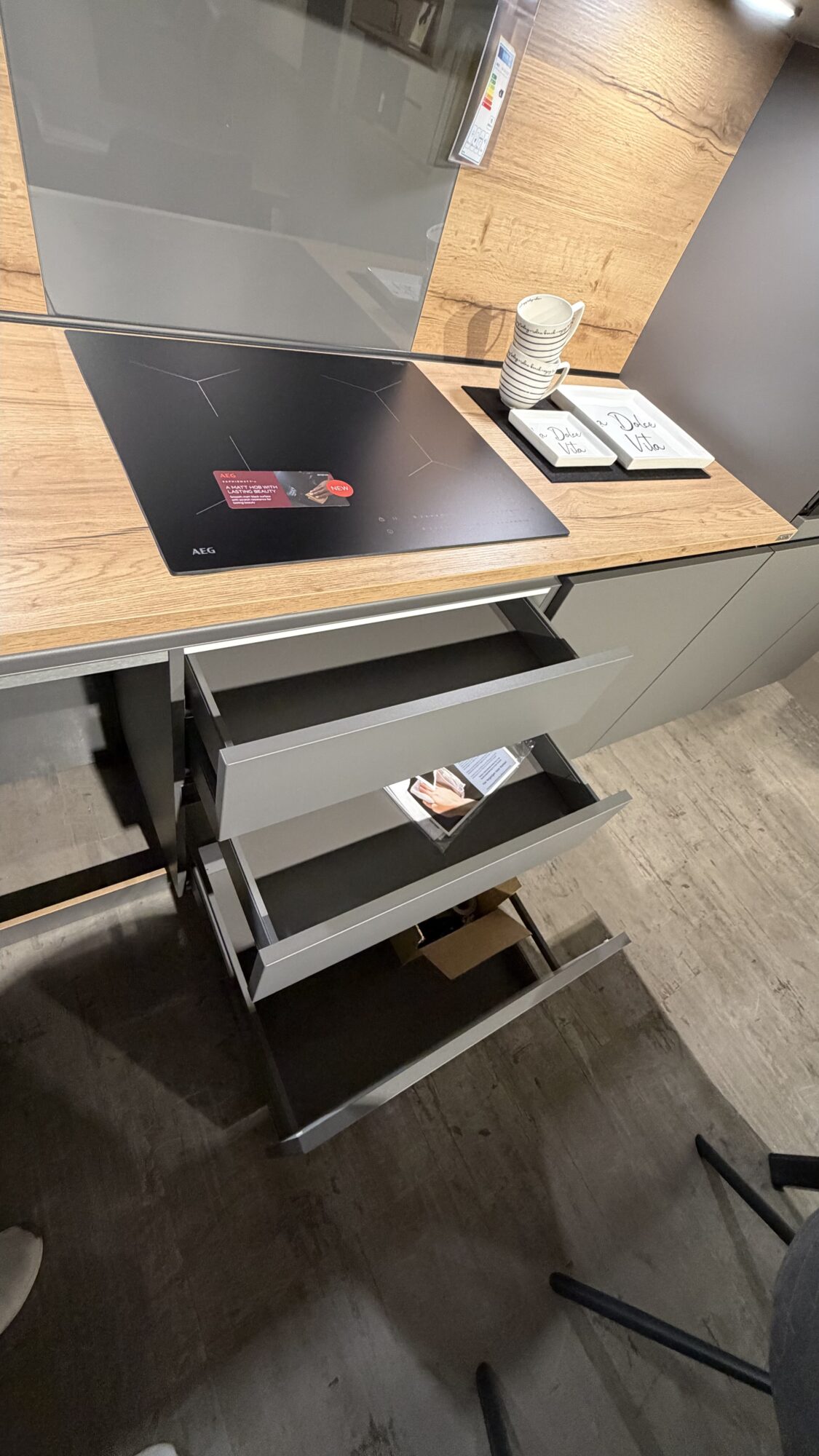 Nobilia *Musterküche* Touch inkl. AEG & Berbel Geräte – Bild 7