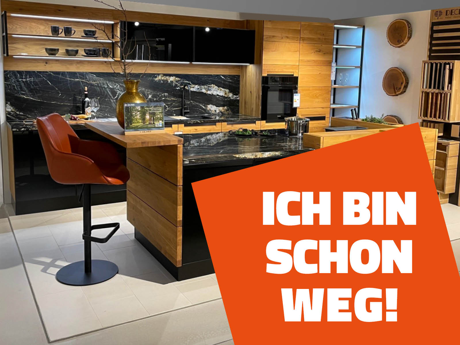 Schon weg: Stark reduzierte Ausstellungsküche von Decker bei Franke Home Company